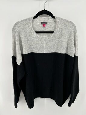 Vince Camuto Two-Tone Crewneck Sweater - Light Gray & Black